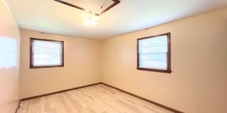 Cozy 3 bed 2 bath home with basement in Wichita Gallery 17