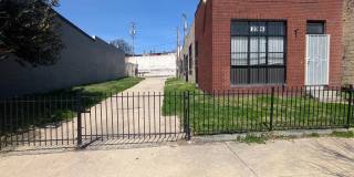 2004 FREDERICK Avenue Gallery 1