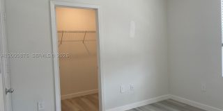 1386 NE 3rd Ave Gallery 6