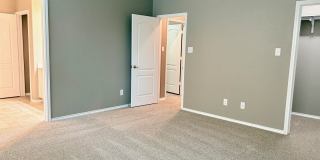 541 Landmark Gate Gallery 10