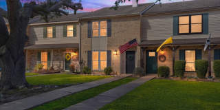 Charming 2BR Townhome in Beaumont Gallery 21