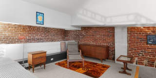 32 Broadway Street Gallery 19