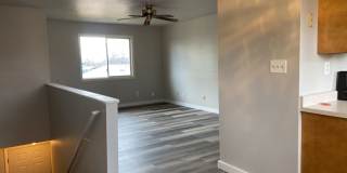 2 Bedroom 2 Bath Townhome w/ large 2 car garage - Freshly remodeled - Available Now Gallery 5