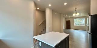 Stunning 2 Bed, 2.5 Bath Craftsman Townhome with Community Amenities! Gallery 26