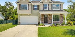 Spacious 4 Bed, 2.5 Bath in The Commons Gallery 1