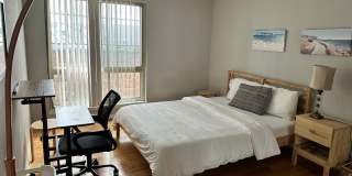 2B2B - Prime Westlake Location Spacious Corner-unit Condo Gallery 9