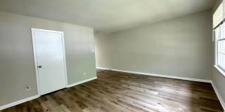 Beautiful 2 Bedroom Condo/Duplex in Charlotte Gallery 5