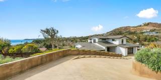 4 Bed, 5 bath home with stunning ocean views located in Malibu hills Gallery 5