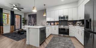 Aura Uptown Gallery 4