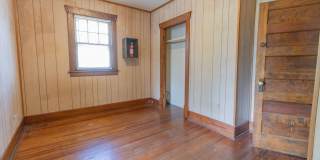 Large Centrally Located Home for Rent! Gallery 25