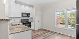 Spacious 3-Bedroom Townhome in Ganyard Farm Gallery 4