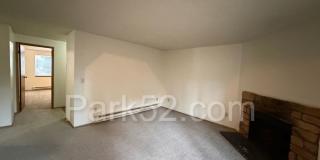 1/2 Off First Full Month's Rent! Lower Level 2 Bedroom 1 Bathroom Apartment Gallery 6
