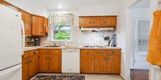 SPACIOUS 4 BEDROOM 3 BATH SPLIT LEVEL HOME ON LARGE LOT IN ROSEMARY HILLS! Gallery 4