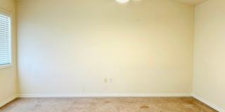 Spacious Townhome, Close to Fort Riley! Gallery 16
