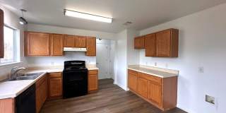 Recent Remodeled, Two Story 4 Bedrooms 2.5 Bathrooms Home for Rent in Prime West of Elgin, Texas, Cul-De-Sac, easy access to 290 and 95. Gallery 7