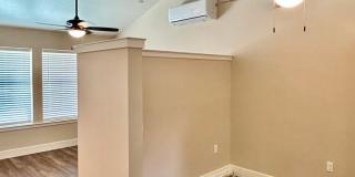 $1,595 Clovis Cottage,  1 Bed / 1 bath - 5th & Sunnyside Ave. / Solar Included! Gallery 8