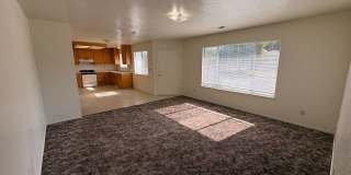 NW Visalia Home with Alley Access Rent Ready! Gallery 15