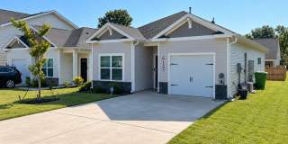 3 bed 2 bath/ New construction neighborhood! Access to neighborhood pool included! Near Shaw Airforce Base and Fort Jackson Gallery 1