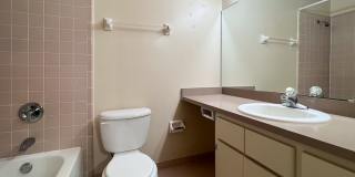 2/2 Flat in Napier Oaks available Early August! Gallery 18