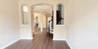 Spacious 4BR Home with Solar Panels, Downstairs Primary & Fenced Yard Gallery 10