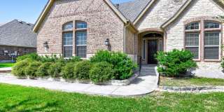 Luxury 4-Bedroom Home with Chef's Kitchen & Outdoor Living Luxury 4-Bedroom Home with Chef's Kitchen & Outdoor Living Gallery 1