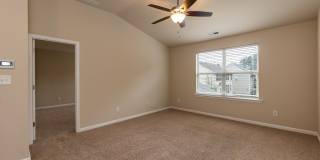 Gorgeous LARGE Family Home! Gallery 20