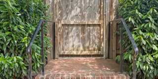 615 South Laurel Street Gallery 27