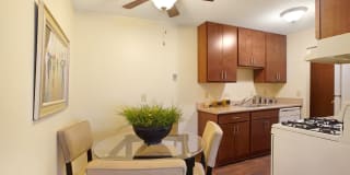 Moonraker Apartments Gallery 3