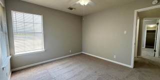 Bright home with big windows & open floorplan available in Circle C Ranch! Gallery 38
