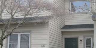 4 Bedroom 2.5 Bath Townhouse Gallery 1