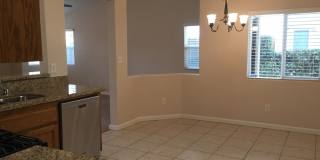3+2 in Riverlakes - Ready Now!  PRICE REDUCTION - $2250 Rent Gallery 8