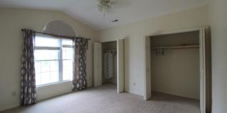 Available now! Home near downtown Gallery 17