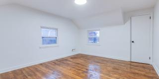 AVAILABLE JUNE 2026! - 2 Bedroom Suburban Vibes in the HEART of the City!! Gallery 23