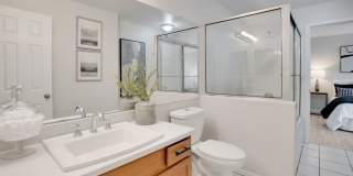 Charming 2 bed 1 bath Condo in Centennial! Gallery 15