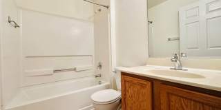 End-Unit 3BR Townhome Minutes to NCSU, Downtown & Crossroads Gallery 26