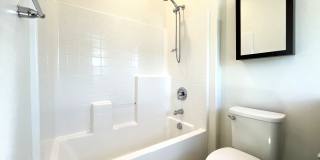 2 bed, 2.5 bath located in Corona, CA! Gallery 31