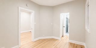 1014 W George Street Gallery 20