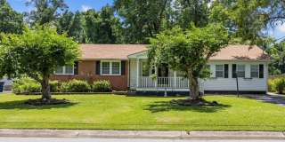 Spacious updated home in Jax - Pet Friendly - Great Location Gallery 1
