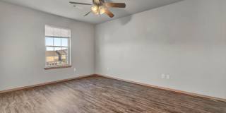 4 Bedroom 2.5 Bath Townhome near Centennial Park! Fenced Yard! Gallery 19