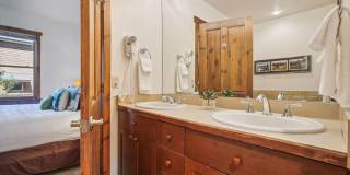 Move in special! Walk to Main Street and the Slopes! Amenities Abound! MOST UTILITIES Included! Garage! Move in special! Walk to Main Street and the Slopes! Amenities Abound! MOST UTILITIES Included! Garage! Gallery 12