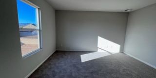 3br 2Ba 2-Story Home with fenced yard and garage Near Golf Course, Rotary Park Gallery 26