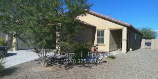 Lovely 3 Bedroom, 2 Bath Home with Den in Southeast Tucson (Irvington/Camino Seco) Gallery 1