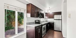 2 Bed, 1 bath Available! Gallery 1
