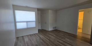 1583 East Stratford Avenue - 2 Gallery 1