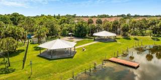 373 SE Sea Hunt Way Gallery 28