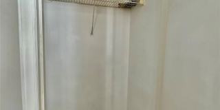 229 N Poplar Street Gallery 9