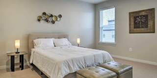 Luxury 3BR/2.5BA Condo w/ Balcony and Rooftop Terrace & Garage – Walk to One Loudoun Luxury 3BR/2.5BA Condo w/ Balcony and Rooftop Terrace & Garage – Walk to One Loudoun Gallery 20