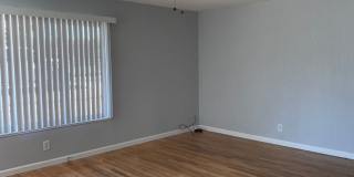 SPACIOUS 4 BED 2 BATH HOUSE WITH LARGE FENCED BACKYARD IN SHASTA LAKE Gallery 1