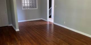 A quaint three bedroom one bath single family house in Lakewood Manor Subdivision Gallery 4