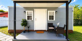 2805 E Lexington Dr Gallery 1